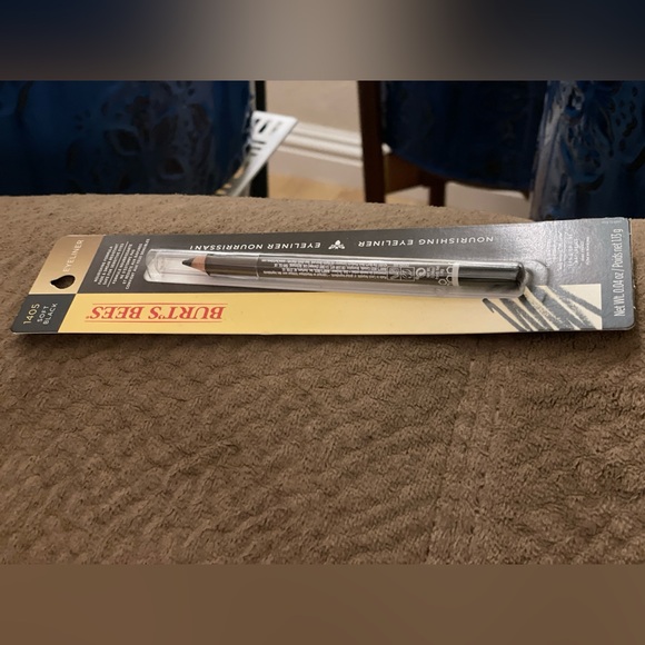 Nourishing Eyeliner Soft Black by Burt’s Bees - Picture 15 of 16